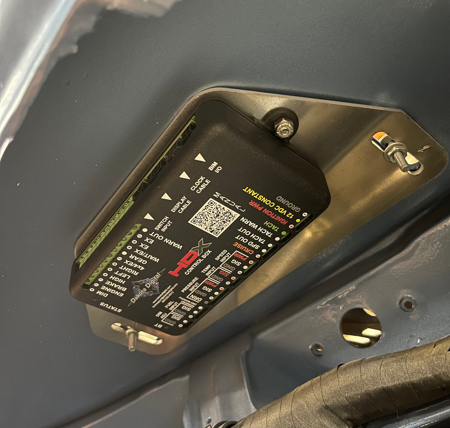 67-72 Dakota Digital VHX HDX RTX Mount